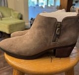 Vionic Women's Vivien Cecily Ankle Boot Supportive Waterproof Short Boots Size 9 Photo 0