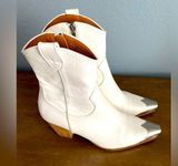 Beast Fashion  Women’s White Cowgirl Boots with silver accent toe. Size 10 Photo 0