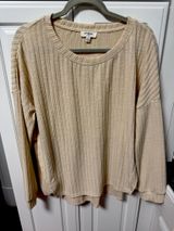 Umgee Brand Medium Neutral Top Photo 0