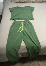 FIGS Scrubs Set Photo 0
