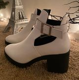 Southern Alternative White Boots Photo 0