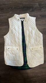 Crown & Ivy White Puffer Vest Photo 0
