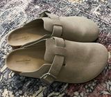 Women’s Betsy Universal Thread Clog Mule Flats Photo 0