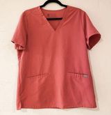 Casma Three-Pocket Scrub Top in Pink Size Extra Medium Photo 0