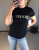 1901 : Festive “Cheers” Black Tee Photo 0