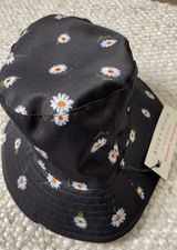 Alice + Olivia Reversible Bucket Hat Photo 0