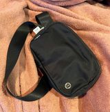 Lululemon Everywhere Belt Bag Photo 0