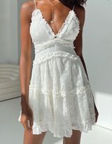 White Dress Photo 0