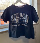 Adika Graphic Tee Photo 0