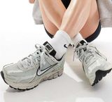 Nike Zoom Vomero 5 Sneakers in Gray Platinum Tint, New Photo 0