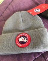 canda goose hat Photo 0