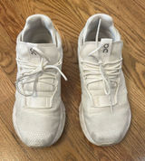 On Cloud Shoes Photo 0