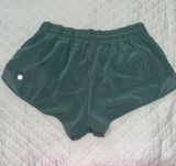 Lululemon Hotty Hot Short 2.5” Photo 0
