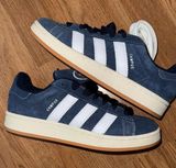 Campus Sneakers Photo 0