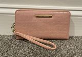 Steve Madden Wristlet Photo 0