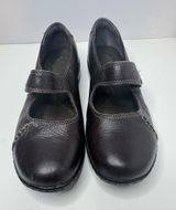 Clarks Brown Leather Mary Jane Shoes Size 6.5W  Photo 0