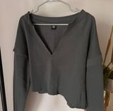 BDG Cropped Sweatshirt Photo 0