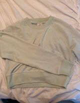 Aritzia cropped crew neck Photo 0