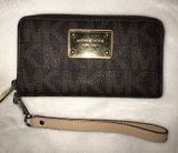 Michael Kors Wallet Photo 0