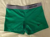 Nike Pros Photo 0