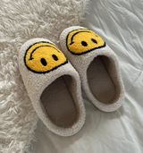 Amazon Smiley Slippers Photo 0