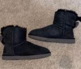 UGG Bailey Bow Tie s Photo 0