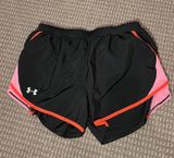 Under Armour Shorts Photo 0
