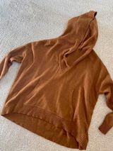 American Threads Hooded Sweater Photo 0