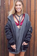 Emma & Sam Green Tee Photo 0