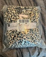 Victoria's Secret Robe Photo 0