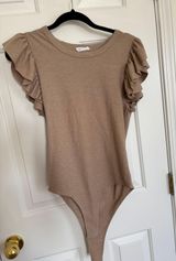 ruffle sleeve bodysuit Photo 0
