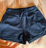 Zyia Shorts  Photo 0