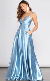 Windsor Long Formal / Prom Dress Small Photo 0