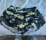 Lululemon Hotty Hot Short 2.5” Photo 0