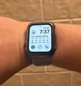 Watch Series 4 40mm Photo 0