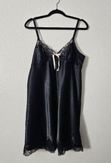 Morgan Taylor Black Lace Chemise Photo 0