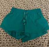 Lululemon Hotty Hot Short 2.5” Photo 0