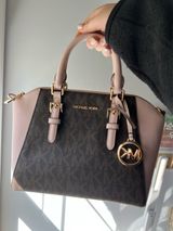 Michael Kors Purse Photo 0