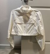 Alo Yoga Cropped Playmaker Jacket - Ivory Photo 0