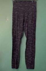 Lululemon Women's 4 Black & Grey Camo Leggings Photo 0