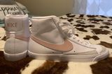 Nike Blazer Mid 77 Photo 0