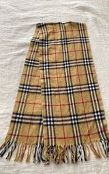 Burberry Scarf Photo 0