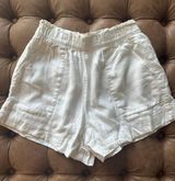 White Linen Shorts Photo 0