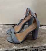 Heels Blue Size 6 Photo 0