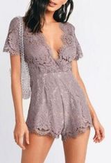 Tobi  Lace Vneck Romper  Photo 0