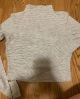 Lululemon cropped turtleneck Photo 0
