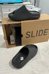Yeezy Slides Photo 0