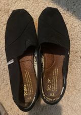 Toms Black Photo 0
