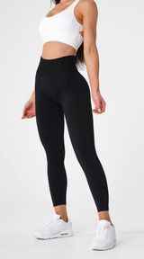 NVGTN Black Solid Seamless Leggings Photo 0