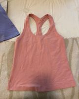Lululemon tank size 4 Photo 0